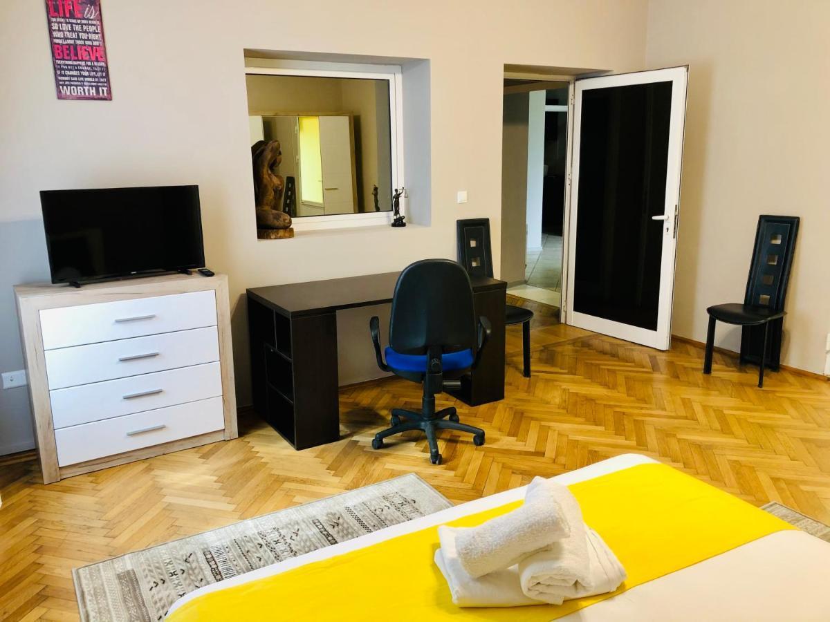 Ultra-Central Apartment Just In Union Squere Timisoara Ngoại thất bức ảnh