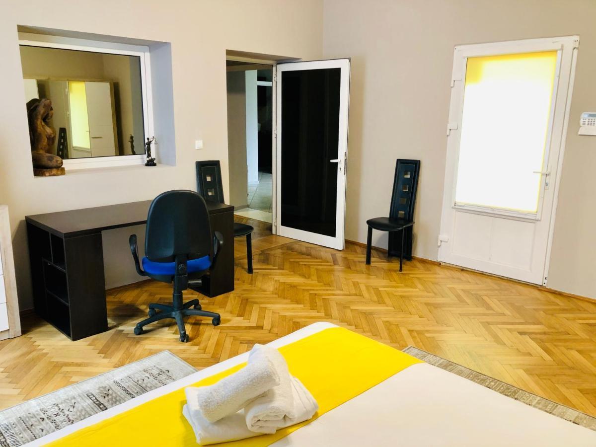Ultra-Central Apartment Just In Union Squere Timisoara Ngoại thất bức ảnh